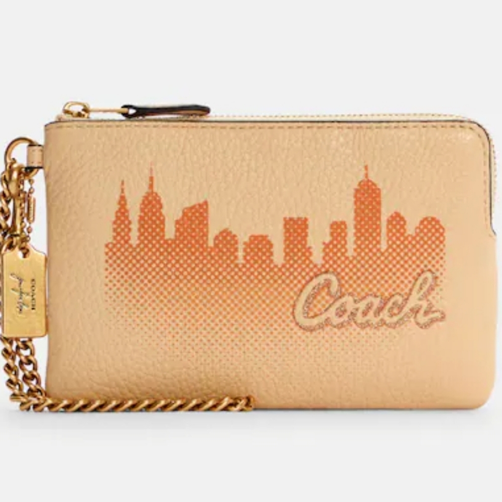 💞Coach X Jennifer Lopez JLo Coach NYC skyline wristlet New York City leather 💞